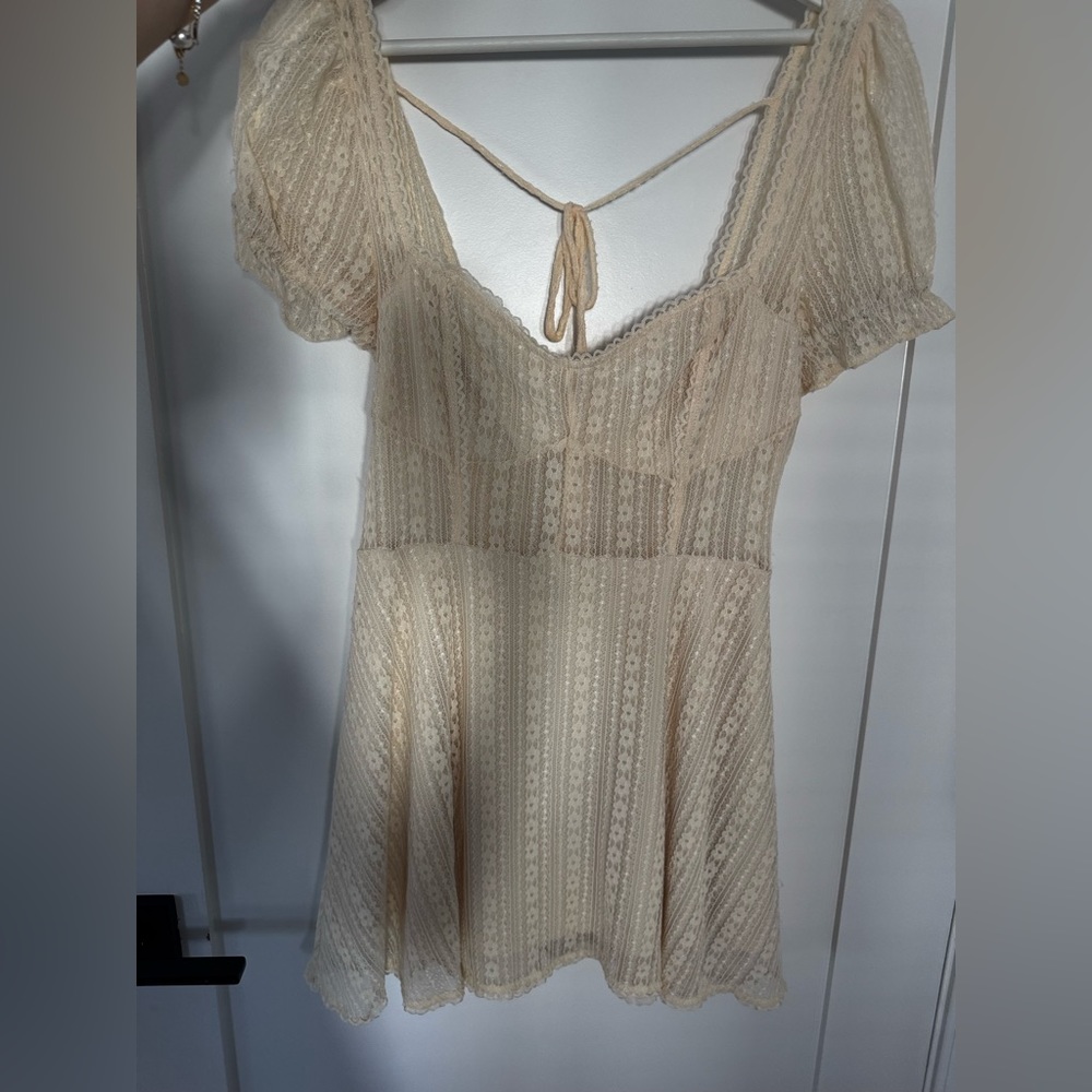 URBAN OUTFITTERS MINI LACED CREAM DRESS SIZE M